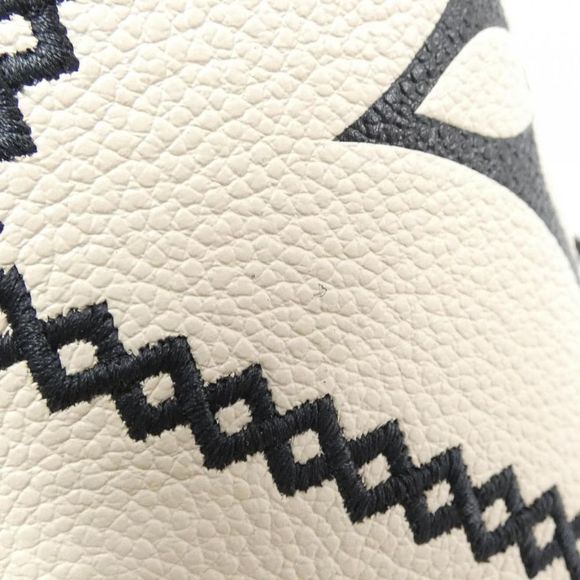 Louis Vuitton Monogram Emplant Broderie NeoNoe MM Shoulder Bag - Picture 4 of 8